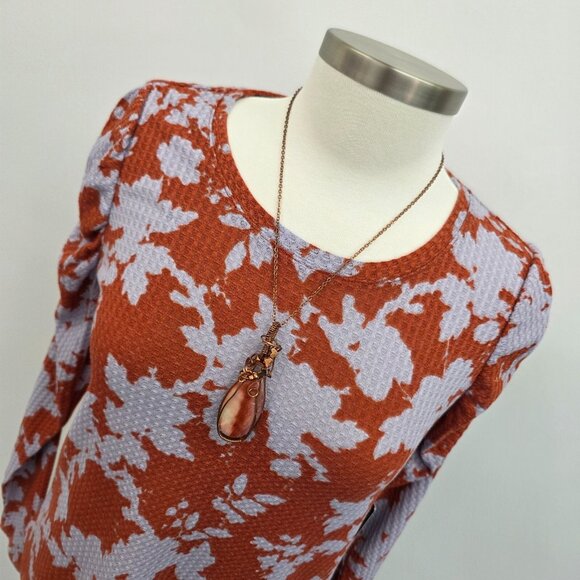 NWT Women’s Rust Orange Gray Waffle Knit Floral Top Size S Ruched Sleeves Casual - Picture 5 of 16